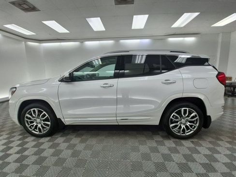 Used 2024 GMC Terrain Denali w/ Denali Premium Package AWD/4WD image 9