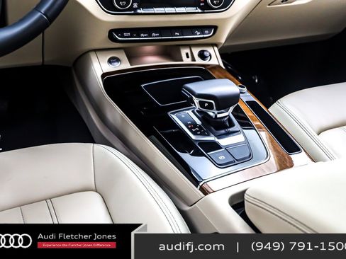 Used 2023 Audi Q5 2.0T Premium w/ Convenience Package image 7
