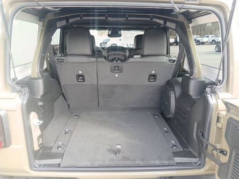 New 2026 Jeep Wrangler Unlimited Rubicon image 16