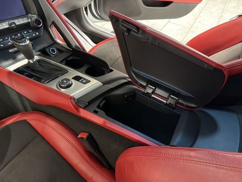 Used 2016 Chevrolet Corvette Z06 w/ 3LZ Preferred Equipment Group image 22