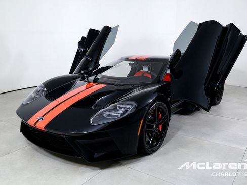 Used 2019 Ford GT RWD image 5