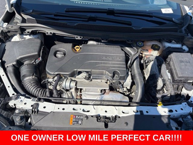 Used 2018 Chevrolet Cruze Premier FWD image 11