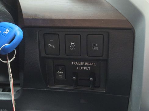 Used 2019 Toyota Tundra Limited w/ Limited Premium Package image 22