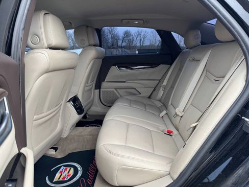 Used 2013 Cadillac XTS Luxury image 16