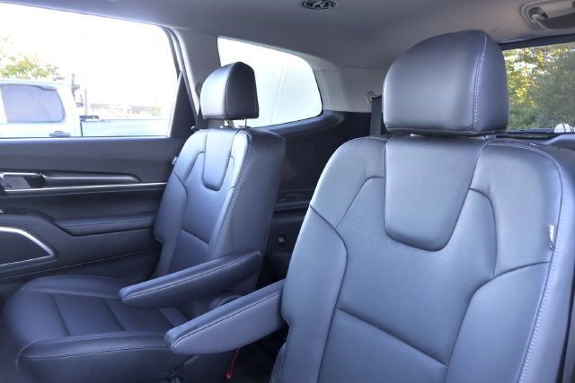 Used 2023 Kia Telluride S AWD/4WD image 12