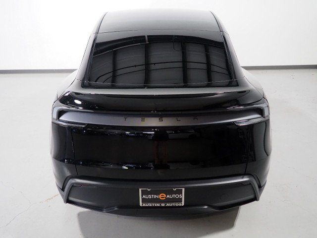 Used 2026 Tesla Model Y Long Range RWD image 8