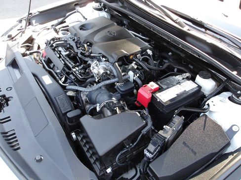 Used 2023 Toyota Camry XLE w/ Cold Weather Package FWD image 22