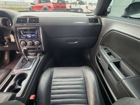 Used 2011 Dodge Challenger RWD image 14