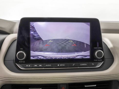 Used 2023 Nissan Rogue SV image 8