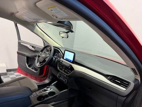 Used 2020 Ford Escape SE FWD image 25