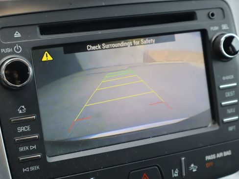 Used 2017 GMC Acadia Limited SLT AWD/4WD image 8