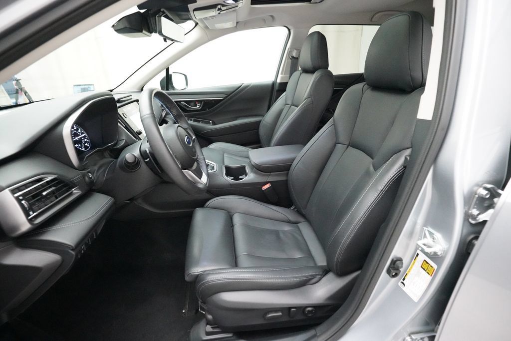 Certified 2025 Subaru Outback Touring AWD/4WD image 7