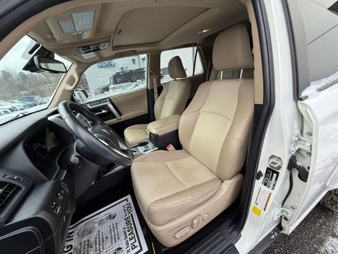 Used 2022 Toyota 4Runner SR5 Premium image 12