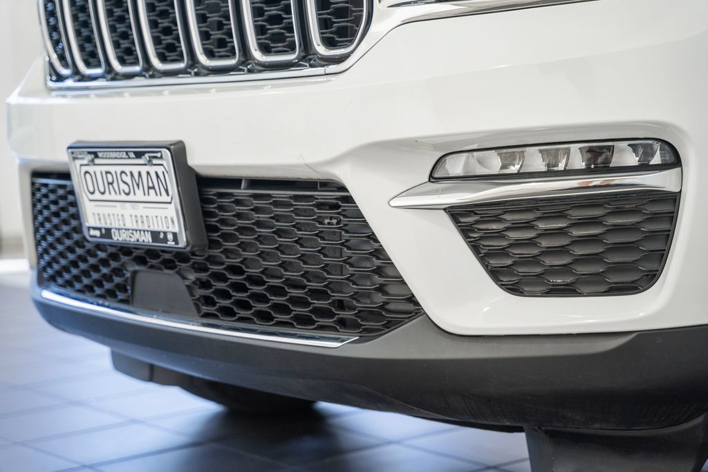 Certified 2023 Jeep Grand Cherokee Limited AWD/4WD image 14