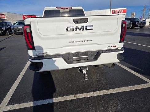 Used 2025 GMC Sierra 2500 AT4 w/ AT4 Premium Plus Package image 7