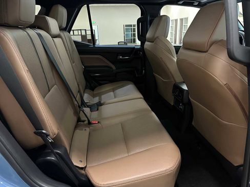 Used 2025 Toyota 4Runner Limited image 27