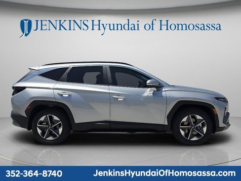 New 2026 Hyundai Tucson SEL FWD image 2