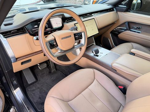 Used 2024 Land Rover Range Rover Long Wheelbase Autobiography image 36