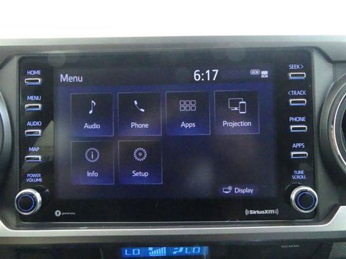 Used 2022 Toyota Tacoma SR5 AWD/4WD image 11