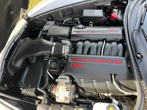 Used 2009 Chevrolet Corvette Convertible w/ Preferred Equipment Group RWD image 3