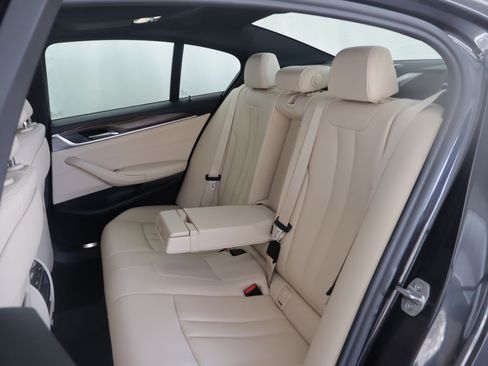 Used 2019 BMW 530i xDrive w/ Convenience Package image 11