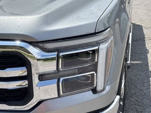 Used 2024 Ford F150 Lariat w/ Tow/Haul Package AWD/4WD image 10
