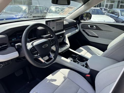 Used 2025 Ford Explorer Platinum w/ LUX Leather Package image 14