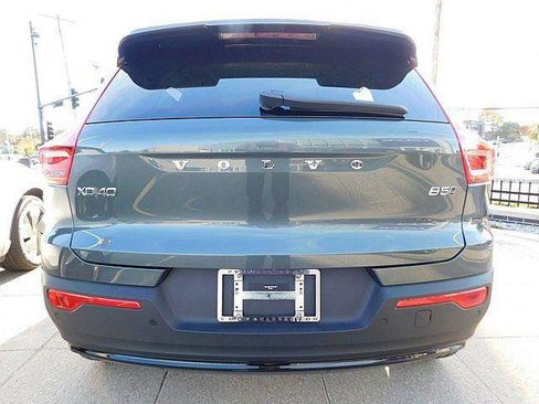 New 2026 Volvo XC40 B5 Ultra w/ Climate Package AWD/4WD image 9