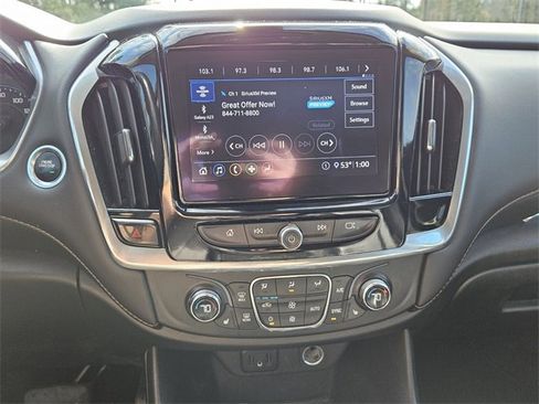 Used 2020 Chevrolet Traverse LT image 18