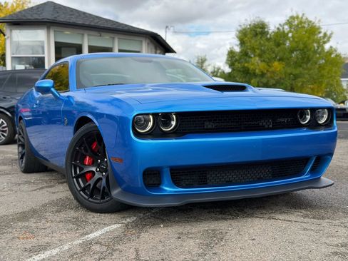 Used 2015 Dodge Challenger SRT Hellcat image 1