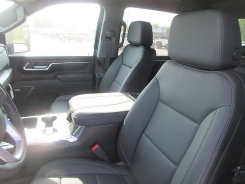 New 2026 GMC Sierra 2500 SLT AWD/4WD image 13