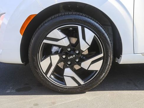 Certified 2025 Kia Soul GT-Line image 13