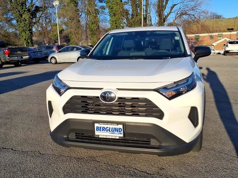 Used 2024 Toyota RAV4 LE image 9