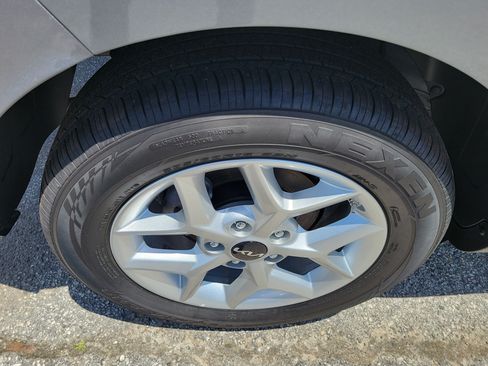Certified 2025 Kia Soul LX FWD image 7