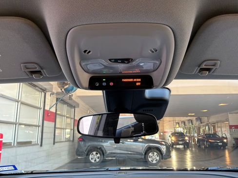 Used 2025 Buick Encore GX Preferred FWD image 14