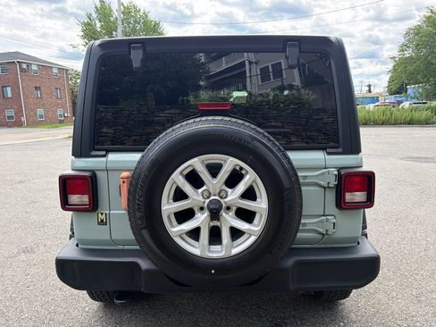 Used 2023 Jeep Wrangler Sport AWD/4WD image 6