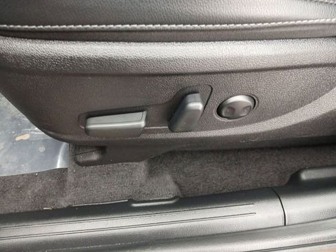 Used 2025 Kia Telluride EX w/ EX Captain's Chair Package image 12