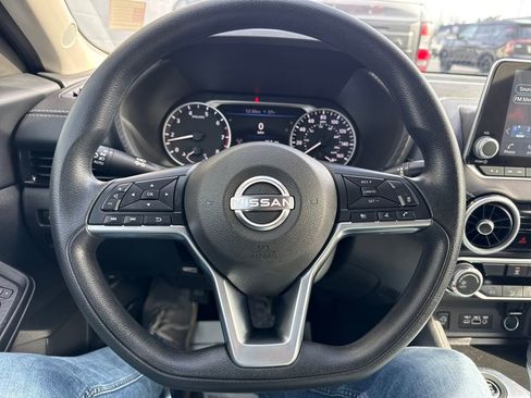 Used 2025 Nissan Sentra SV image 15