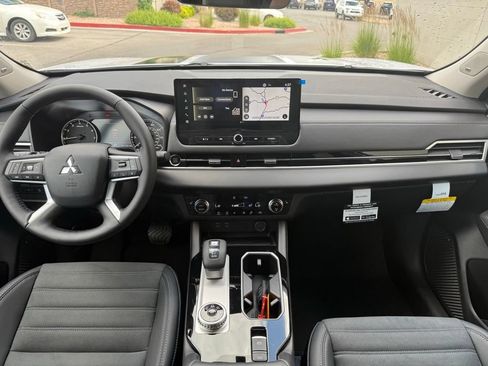 New 2026 Mitsubishi Outlander AWD image 13