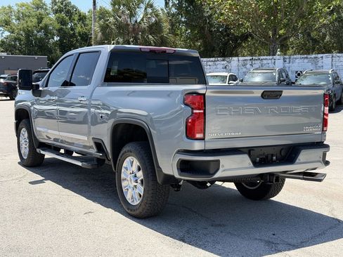 Certified 2025 Chevrolet Silverado 2500 High Country w/ Technology Package AWD/4WD image 7