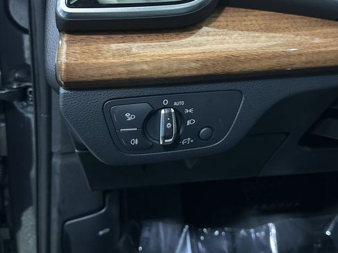 Used 2023 Audi Q5 2.0T Premium w/ Convenience Package image 18