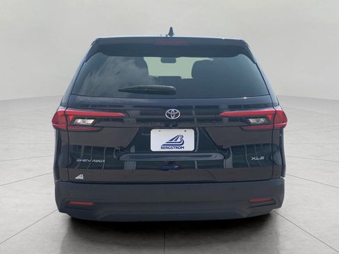 Used 2024 Toyota Grand Highlander AWD Hybrid image 6