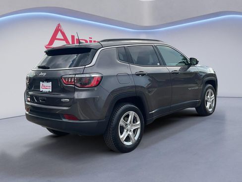Used 2024 Jeep Compass Latitude AWD/4WD image 5