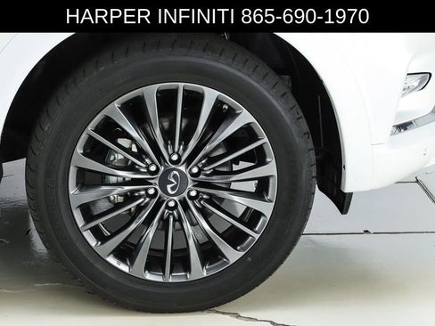 Used 2024 INFINITI QX80 Sensory w/ Cargo Package AWD/4WD image 15