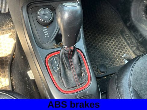 Used 2019 Jeep Compass Trailhawk AWD/4WD image 12