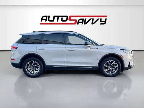 Used 2025 Lincoln Corsair FWD w/ Equipment Group 101A image 8