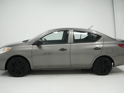 Used 2014 Nissan Versa S Plus FWD image 7