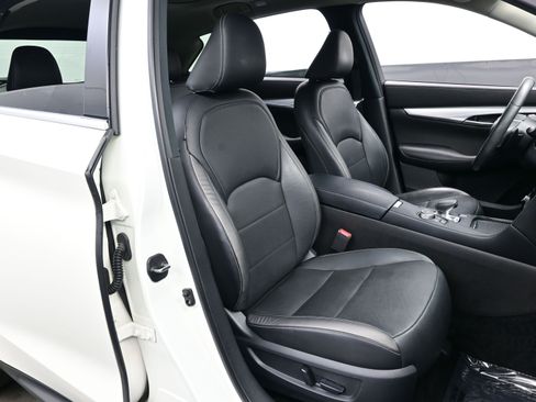 Used 2019 INFINITI QX50 Essential w/ Premium Heat Package image 14