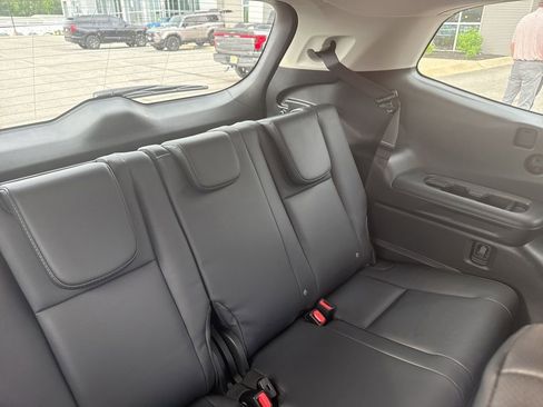 Used 2023 Subaru Ascent Limited AWD/4WD image 8