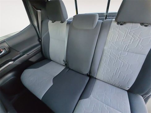 Used 2021 Toyota Tacoma TRD Off-Road image 13